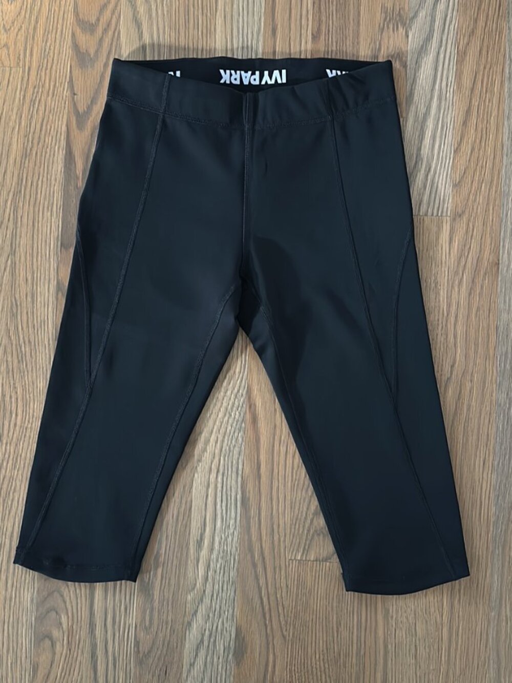Ivy Park Women Capri Leggings sz Medium Black Sculpting Beyoncé Compression